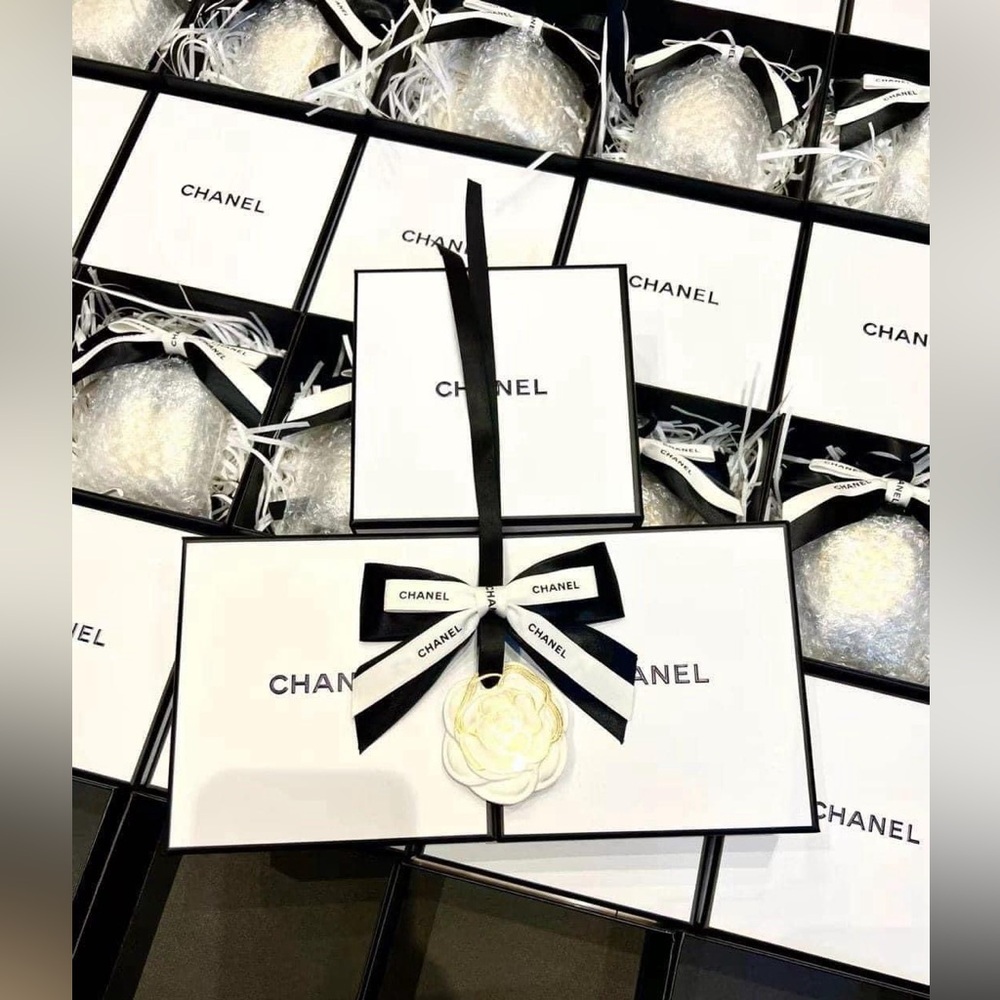 Chanel Camellia Plaster Decor Diffuser - image 2